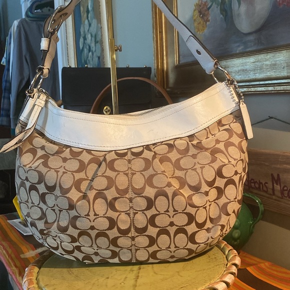 Coach Hobo Jacquard Signature Canvas & Cream Leather Shoulder Bag F13741 - Picture 1 of 16